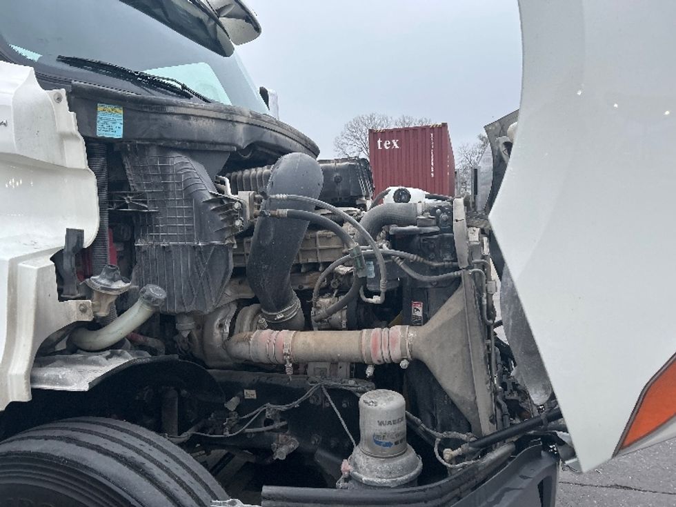 Day Cab Tractor-Heavy Duty Tractors-Freightliner-2019-T11664ST-Des Moines-IA-365,198\n\t\tmiles-$ 48,250 - Image 15