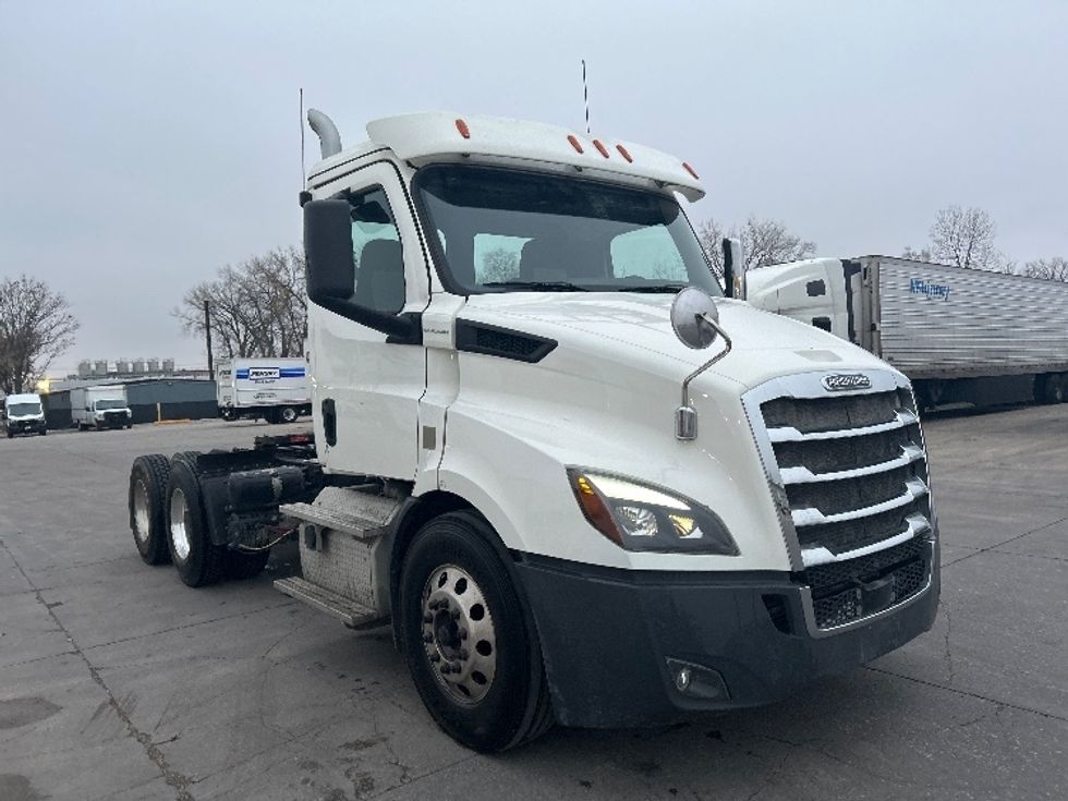Day Cab Tractor-Heavy Duty Tractors-Freightliner-2019-T11664ST-Des Moines-IA-365,198\n\t\tmiles-$ 48,250 - Image 18