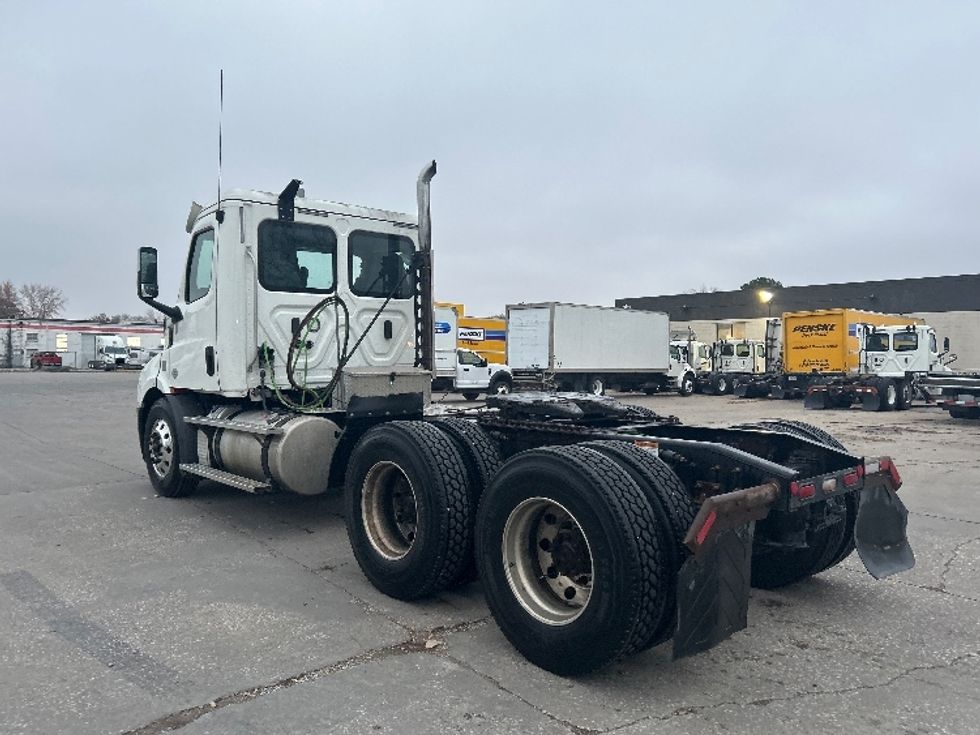 Day Cab Tractor-Heavy Duty Tractors-Freightliner-2019-T11664ST-Des Moines-IA-365,198\n\t\tmiles-$ 48,250 - Image 5