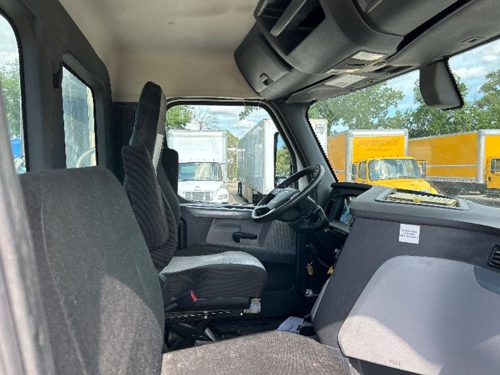 Day Cab Tractor-Heavy Duty Tractors-Freightliner-2019-T11664ST-Des Moines-IA-585,601\n\t\tmiles-$ 32,250 - Image 14