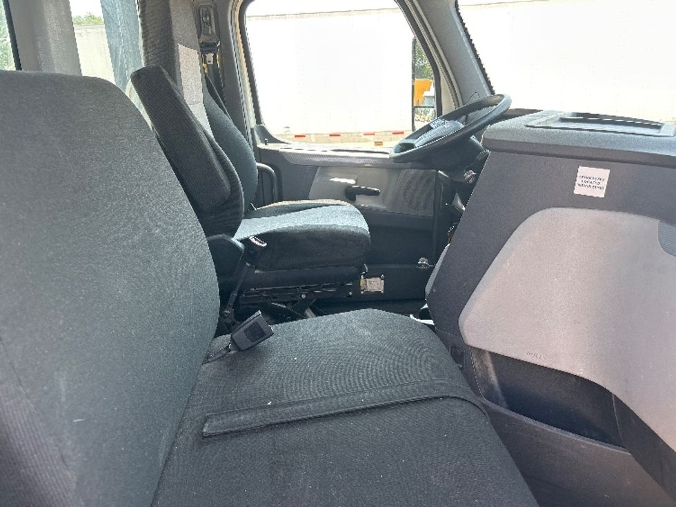 Day Cab Tractor-Heavy Duty Tractors-Freightliner-2019-T11664ST-Des Moines-IA-616,225\n\t\tmiles-$ 29,500 - Image 14