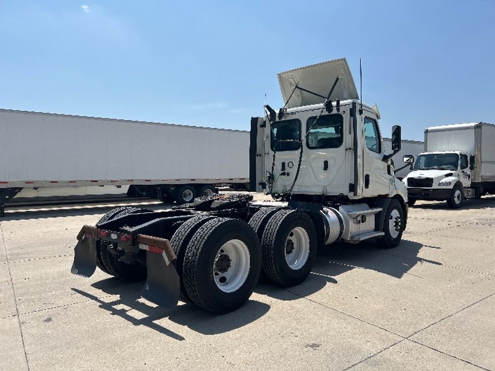 Day Cab Tractor-Heavy Duty Tractors-Freightliner-2019-T11664ST-Des Moines-IA-616,225\n\t\tmiles-$ 29,500 - Image 7