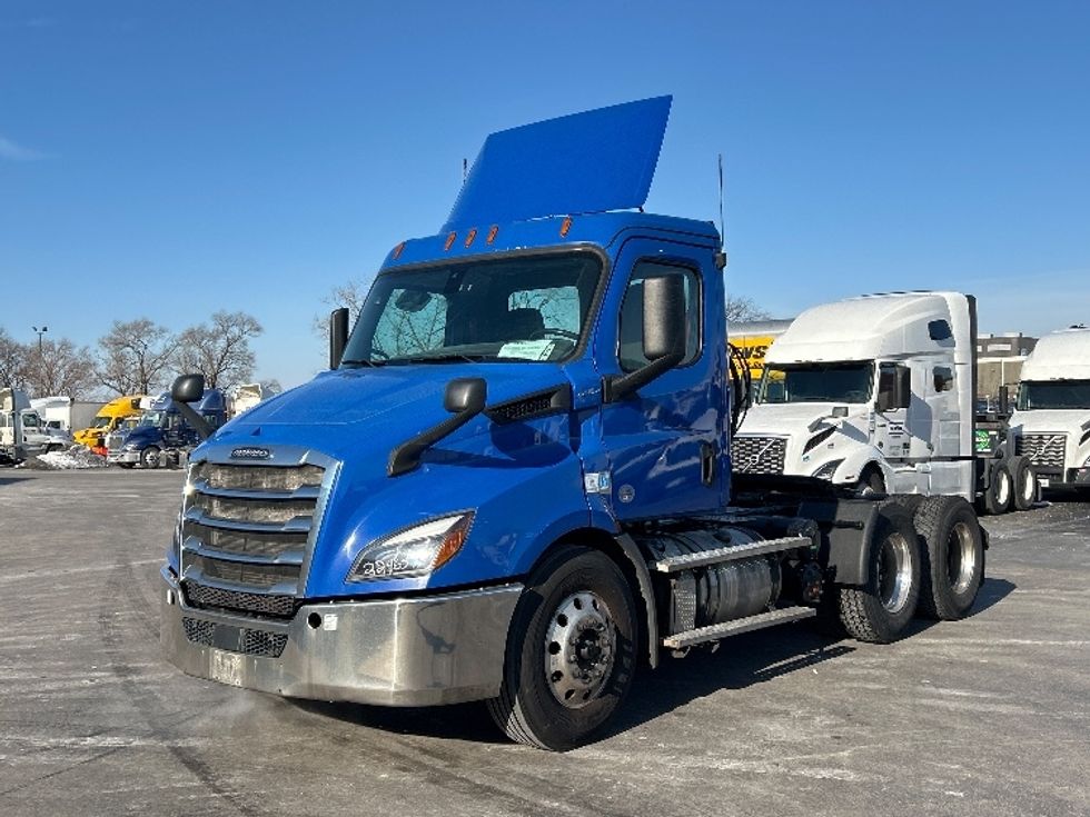 Day Cab Tractor-Heavy Duty Tractors-Freightliner-2019-T11664ST-East Chicago-IN-238,047\n\t\tmiles-$ 49,750 - Image 3