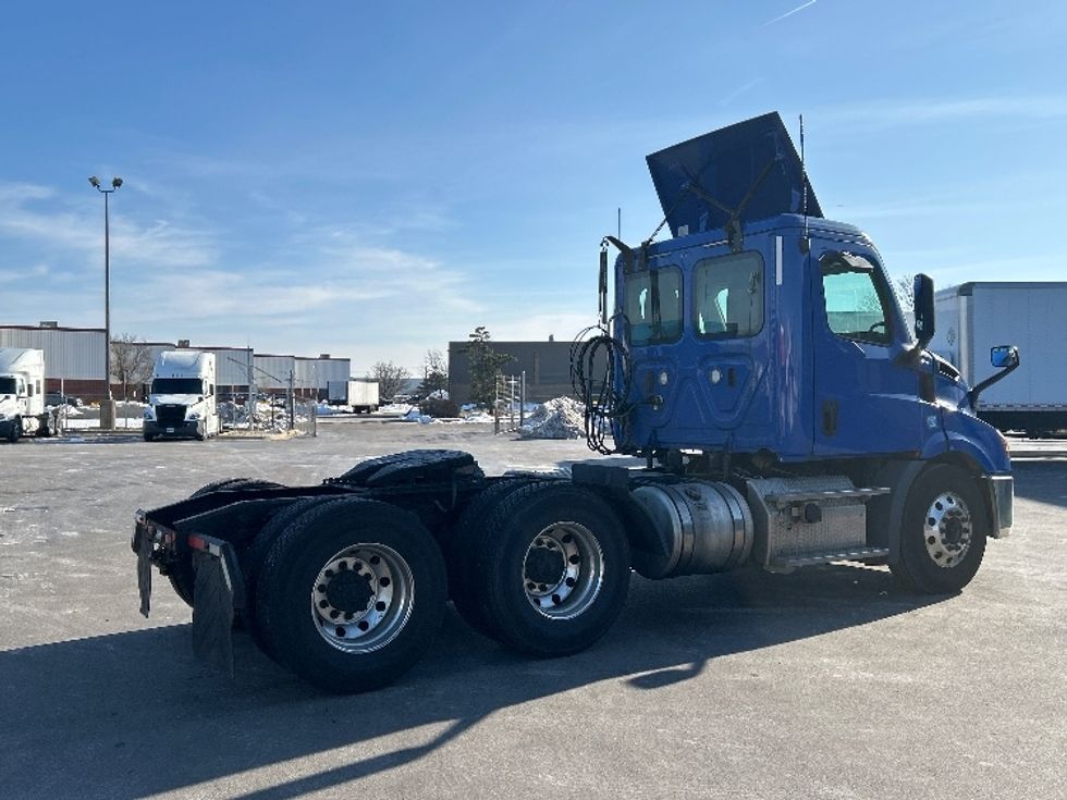 Day Cab Tractor-Heavy Duty Tractors-Freightliner-2019-T11664ST-East Chicago-IN-238,047\n\t\tmiles-$ 49,750 - Image 7