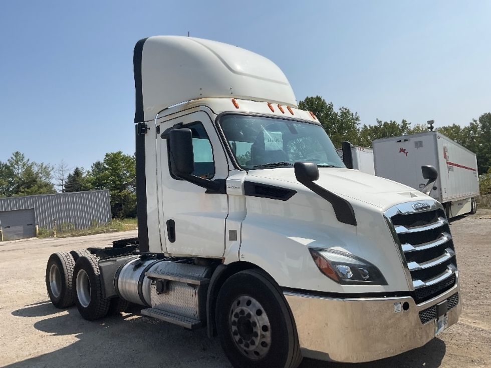 Day Cab Tractor-Heavy Duty Tractors-Freightliner-2019-T11664ST-East Chicago-IN-241,509\n\t\tmiles-$ 64,000 - Image 1