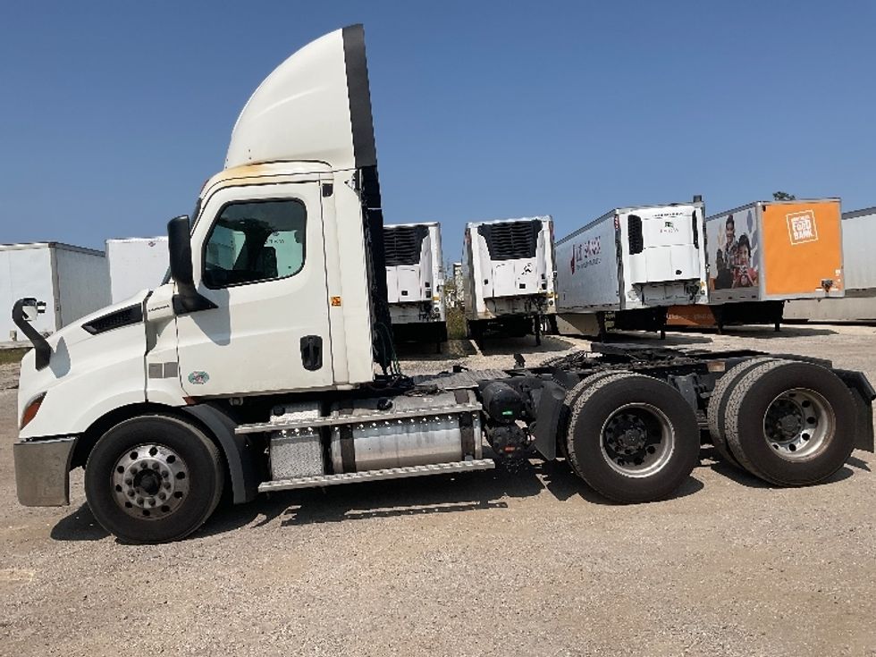 Day Cab Tractor-Heavy Duty Tractors-Freightliner-2019-T11664ST-East Chicago-IN-241,509\n\t\tmiles-$ 64,000 - Image 4