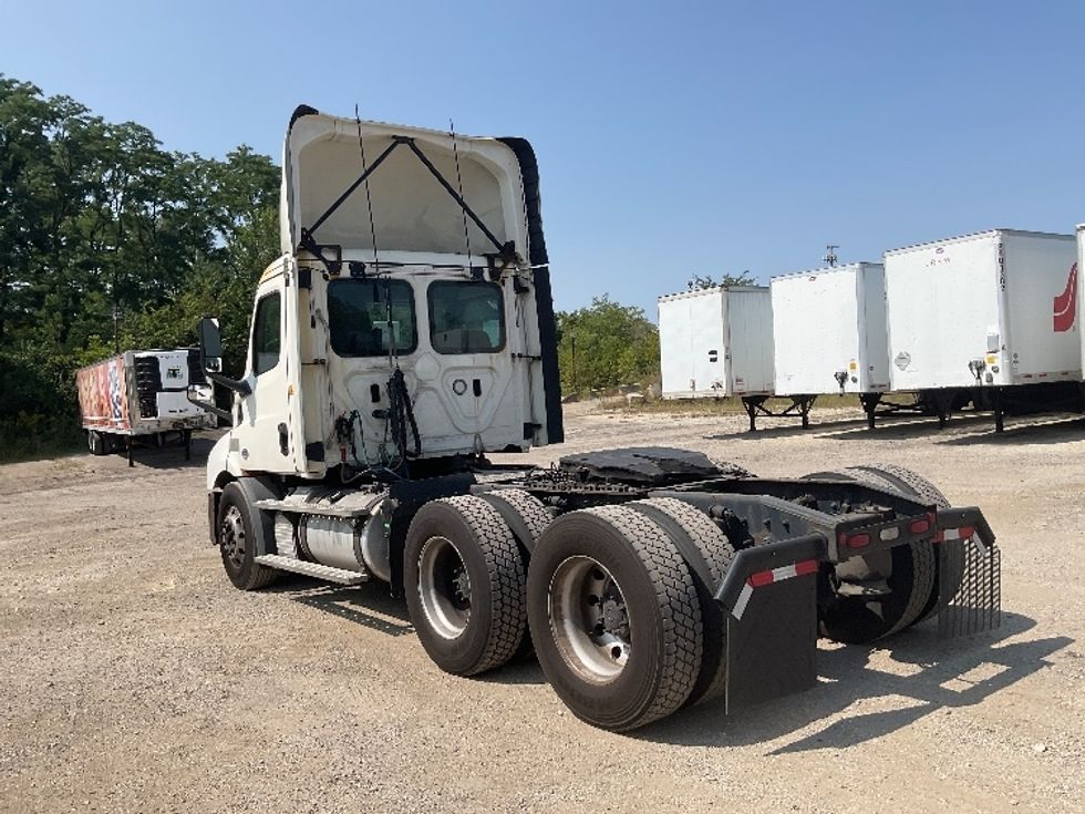 Day Cab Tractor-Heavy Duty Tractors-Freightliner-2019-T11664ST-East Chicago-IN-241,509\n\t\tmiles-$ 64,000 - Image 5