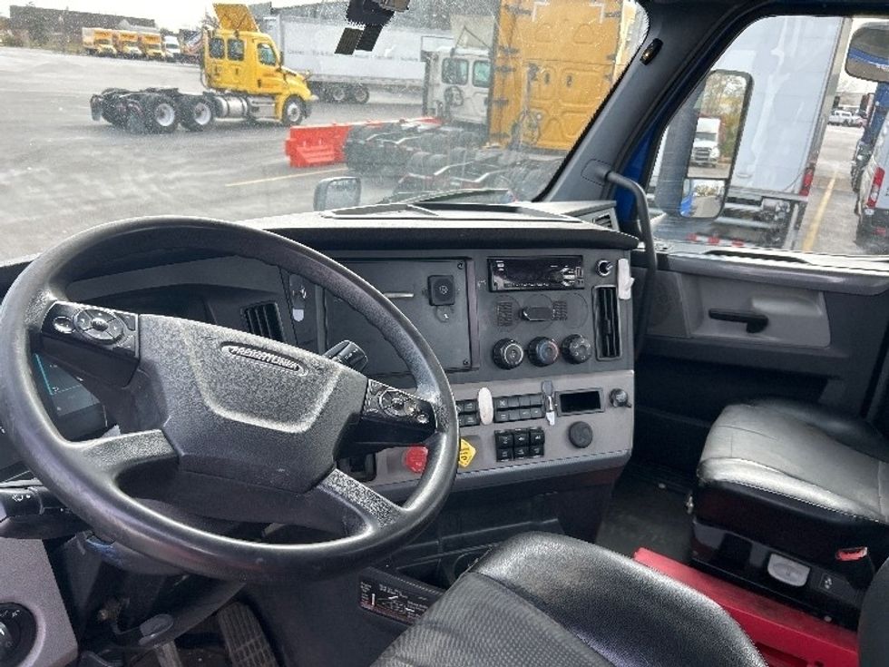 Day Cab Tractor-Heavy Duty Tractors-Freightliner-2019-T11664ST-East Chicago-IN-248,589\n\t\tmiles-$ 49,250 - Image 9