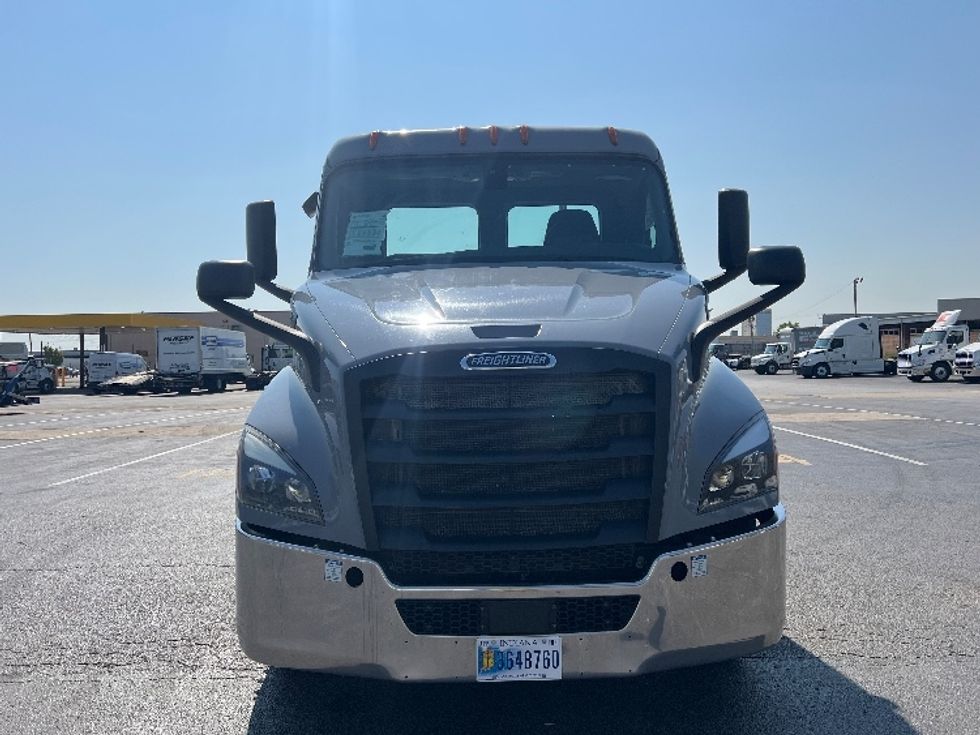 Day Cab Tractor-Heavy Duty Tractors-Freightliner-2019-T11664ST-East Chicago-IN-316,731\n\t\tmiles-$ 58,000 - Image 2