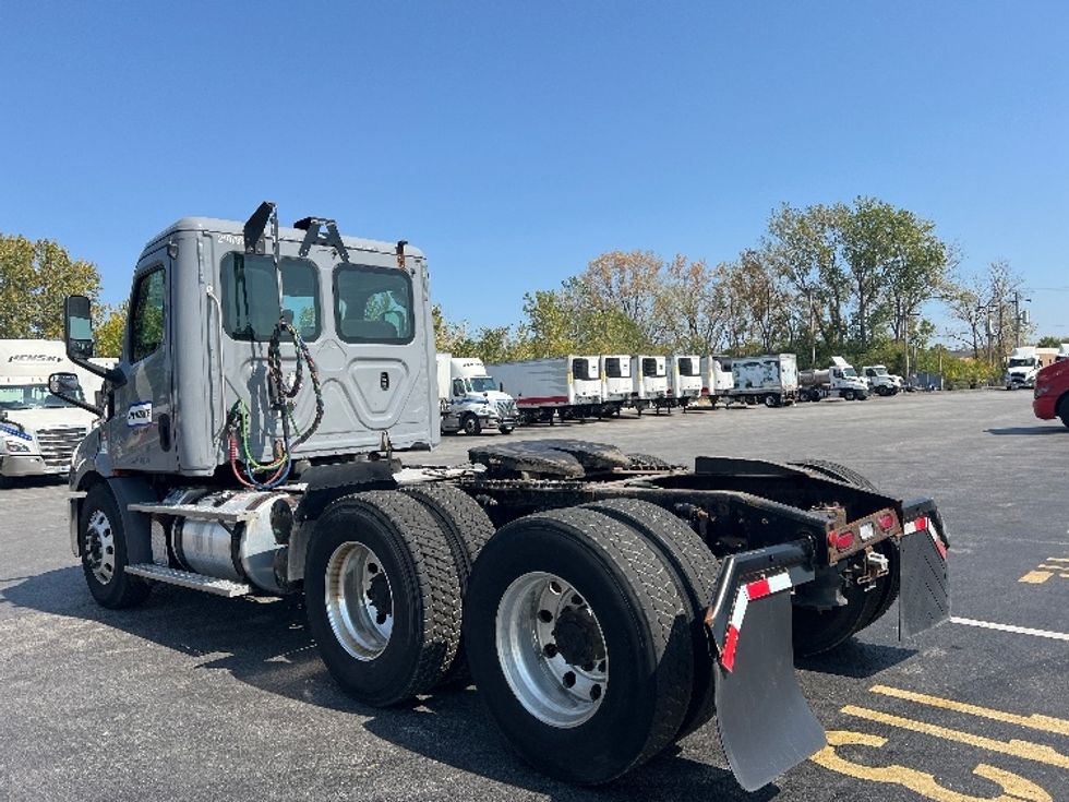 Day Cab Tractor-Heavy Duty Tractors-Freightliner-2019-T11664ST-East Chicago-IN-316,731\n\t\tmiles-$ 58,000 - Image 5
