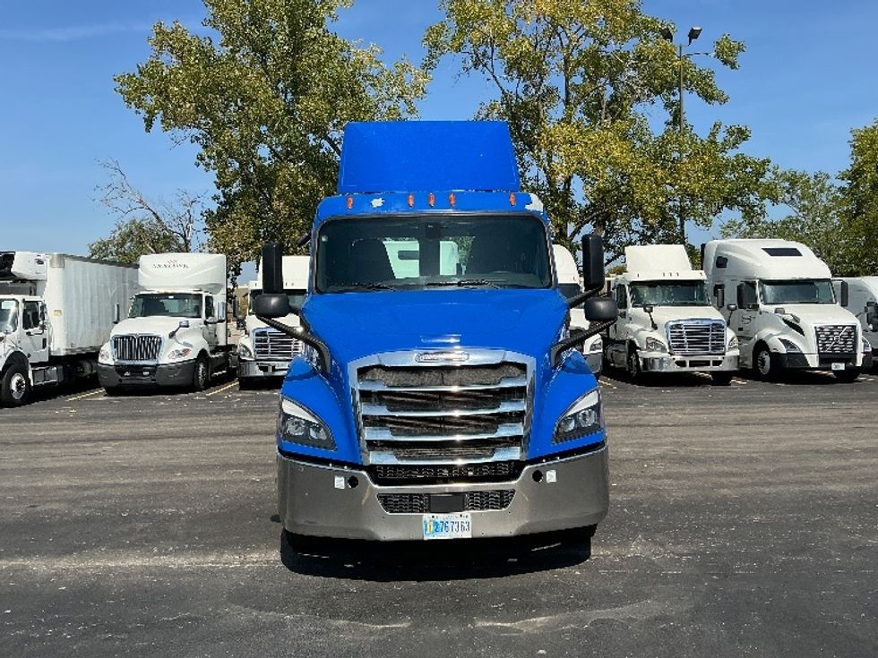 Day Cab Tractor-Heavy Duty Tractors-Freightliner-2019-T11664ST-East Chicago-IN-405,281\n\t\tmiles-$ 40,500 - Image 2