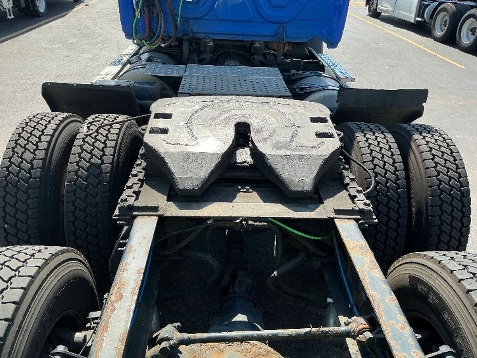 Day Cab Tractor-Heavy Duty Tractors-Freightliner-2019-T11664ST-East Chicago-IN-405,281\n\t\tmiles-$ 40,500 - Image 6