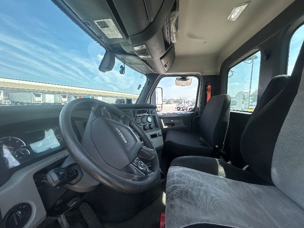 Day Cab Tractor-Heavy Duty Tractors-Freightliner-2019-T11664ST-East Chicago-IN-478,298\n\t\tmiles-$ 47,500 - Image 10