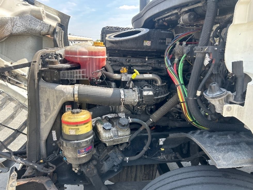 Day Cab Tractor-Heavy Duty Tractors-Freightliner-2019-T11664ST-East Chicago-IN-478,298\n\t\tmiles-$ 47,500 - Image 16