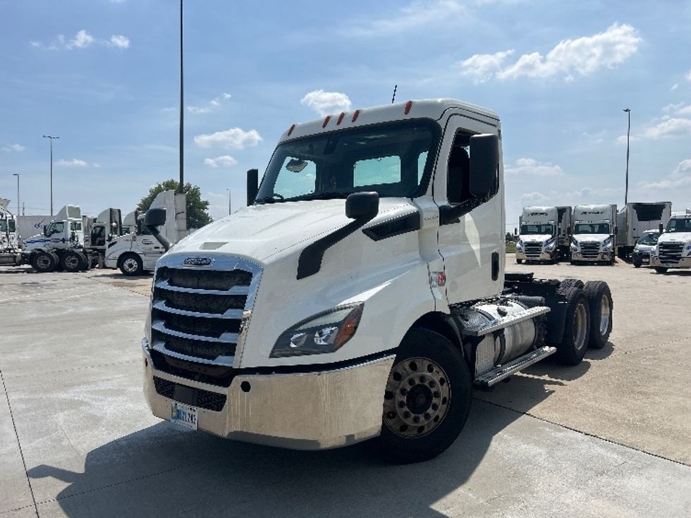 Day Cab Tractor-Heavy Duty Tractors-Freightliner-2019-T11664ST-East Chicago-IN-478,298\n\t\tmiles-$ 47,500 - Image 4