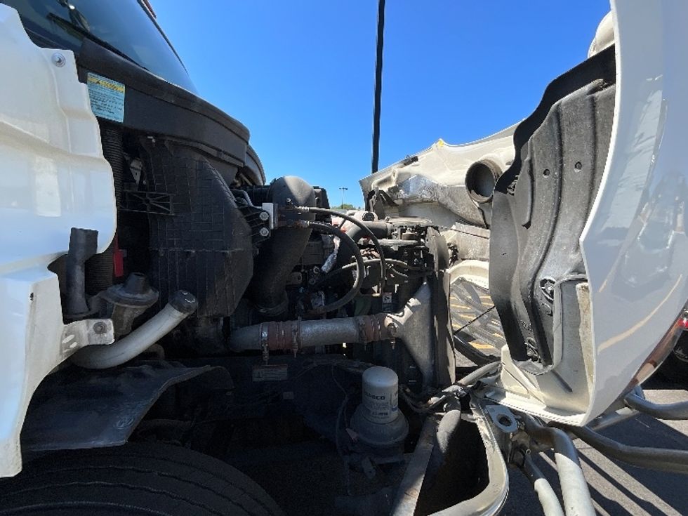 Day Cab Tractor-Heavy Duty Tractors-Freightliner-2019-T11664ST-East Chicago-IN-482,490\n\t\tmiles-$ 47,250 - Image 15
