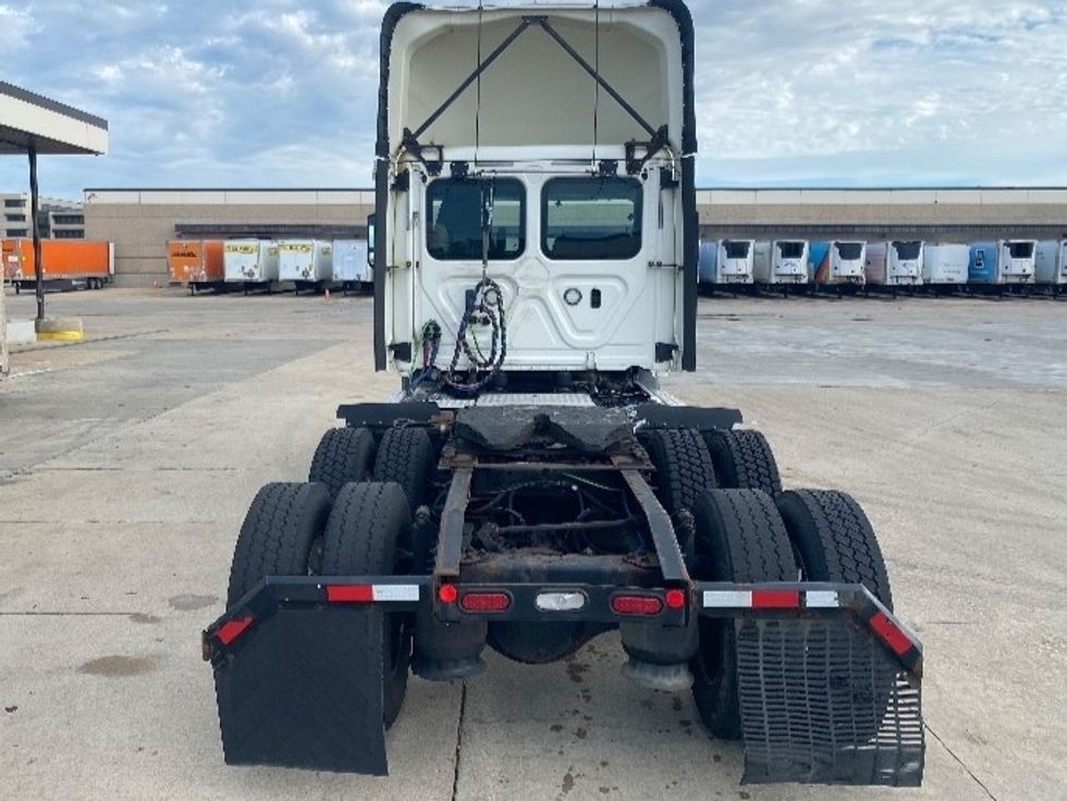 Day Cab Tractor-Heavy Duty Tractors-Freightliner-2019-T11664ST-East Chicago-IN-482,490\n\t\tmiles-$ 47,250 - Image 6