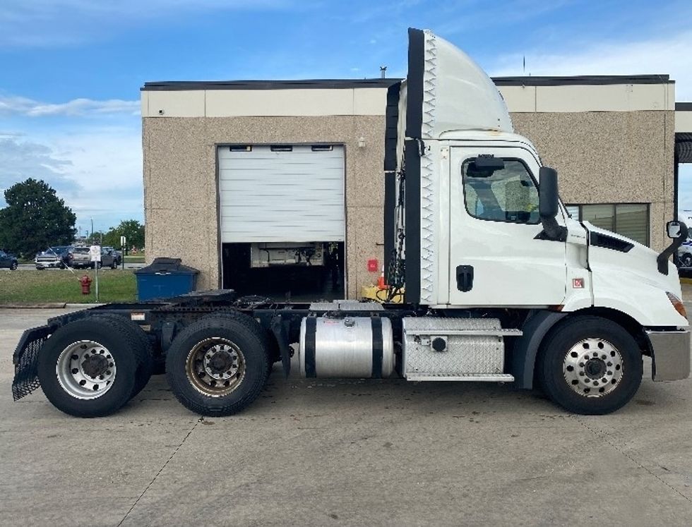 Day Cab Tractor-Heavy Duty Tractors-Freightliner-2019-T11664ST-East Chicago-IN-482,490\n\t\tmiles-$ 47,250 - Image 8