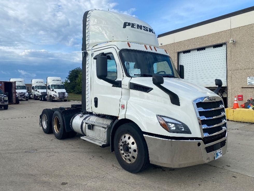 Day Cab Tractor-Heavy Duty Tractors-Freightliner-2019-T11664ST-East Chicago-IN-491,885\n\t\tmiles-$ 46,250 - Image 1