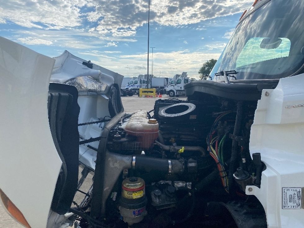 Day Cab Tractor-Heavy Duty Tractors-Freightliner-2019-T11664ST-East Chicago-IN-491,885\n\t\tmiles-$ 46,250 - Image 14