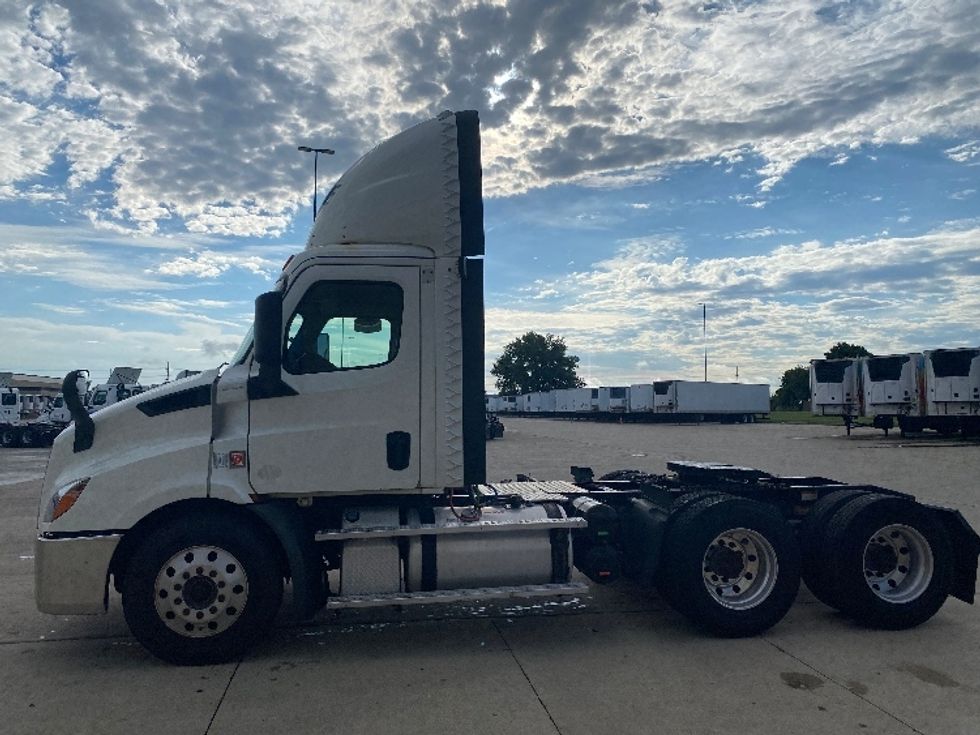 Day Cab Tractor-Heavy Duty Tractors-Freightliner-2019-T11664ST-East Chicago-IN-491,885\n\t\tmiles-$ 46,250 - Image 4