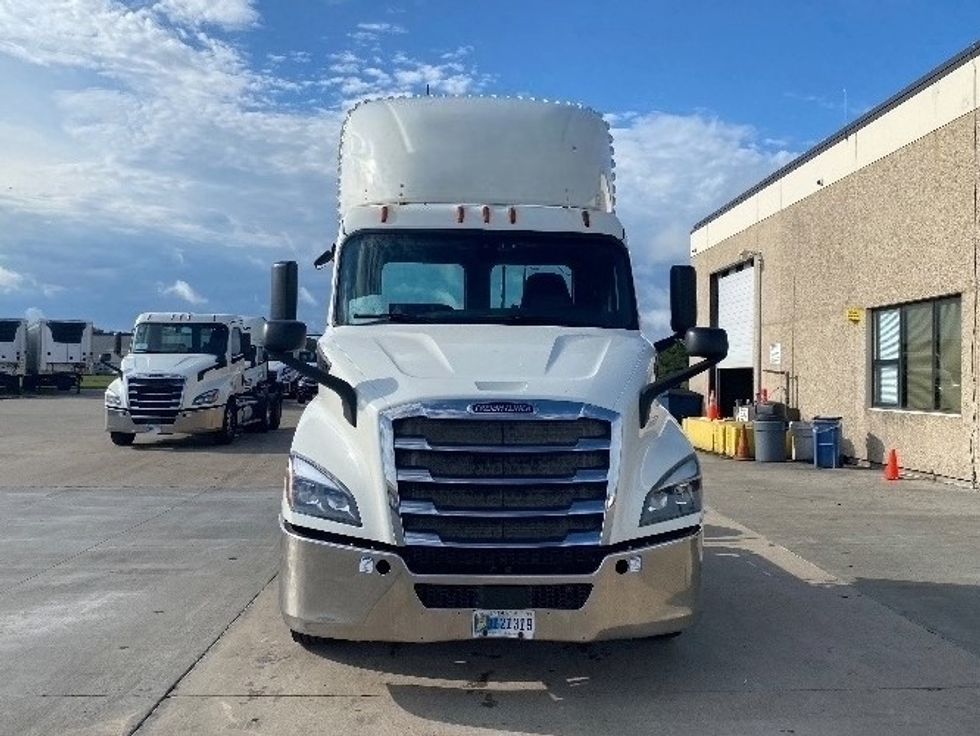 Day Cab Tractor-Heavy Duty Tractors-Freightliner-2019-T11664ST-East Chicago-IN-510,600\n\t\tmiles-$ 44,500 - Image 2