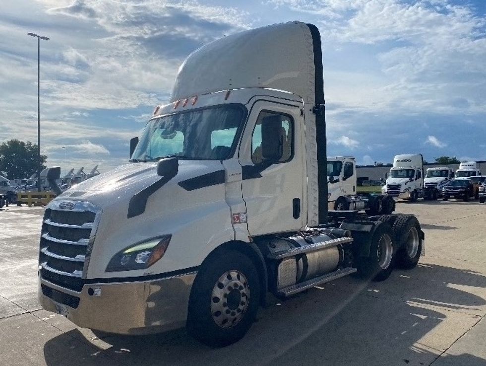 Day Cab Tractor-Heavy Duty Tractors-Freightliner-2019-T11664ST-East Chicago-IN-510,600\n\t\tmiles-$ 44,500 - Image 3