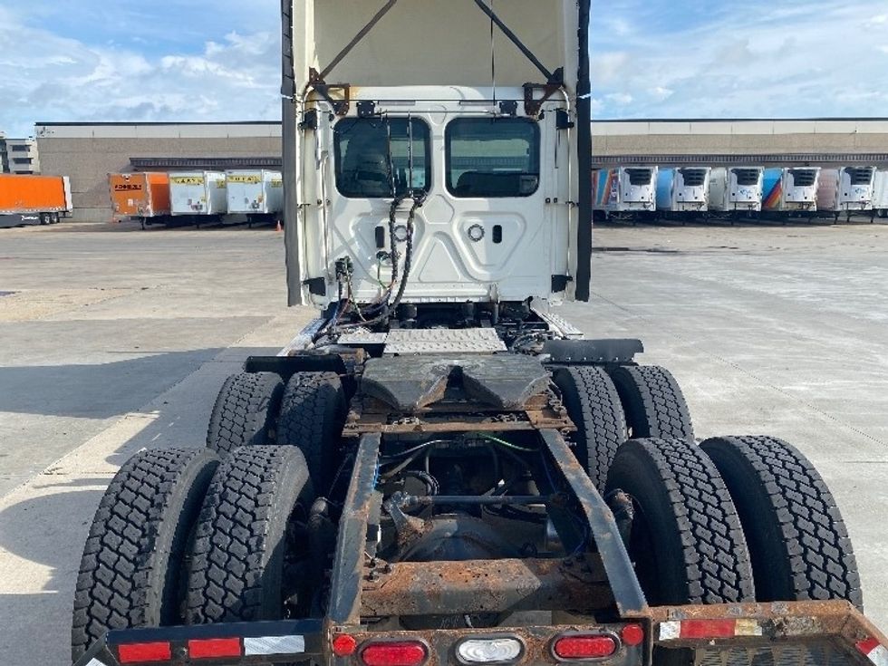 Day Cab Tractor-Heavy Duty Tractors-Freightliner-2019-T11664ST-East Chicago-IN-510,600\n\t\tmiles-$ 44,500 - Image 6