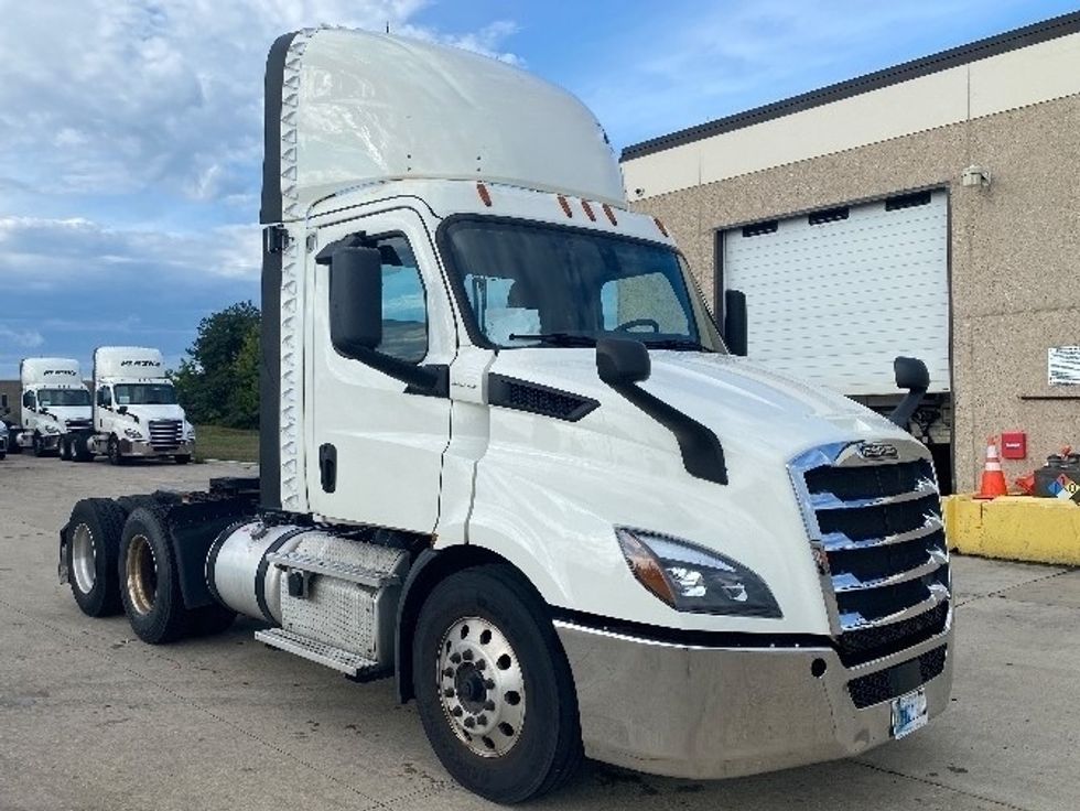 Day Cab Tractor-Heavy Duty Tractors-Freightliner-2019-T11664ST-East Chicago-IN-531,377\n\t\tmiles-$ 42,500 - Image 1