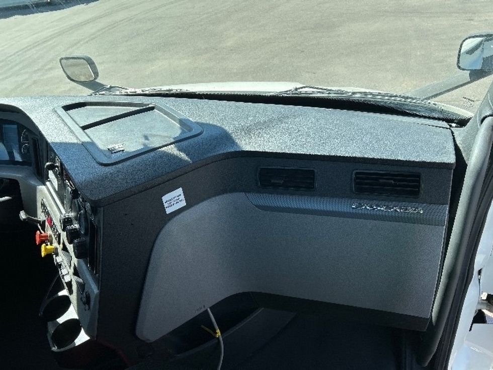 Day Cab Tractor-Heavy Duty Tractors-Freightliner-2019-T11664ST-East Chicago-IN-531,377\n\t\tmiles-$ 42,500 - Image 13