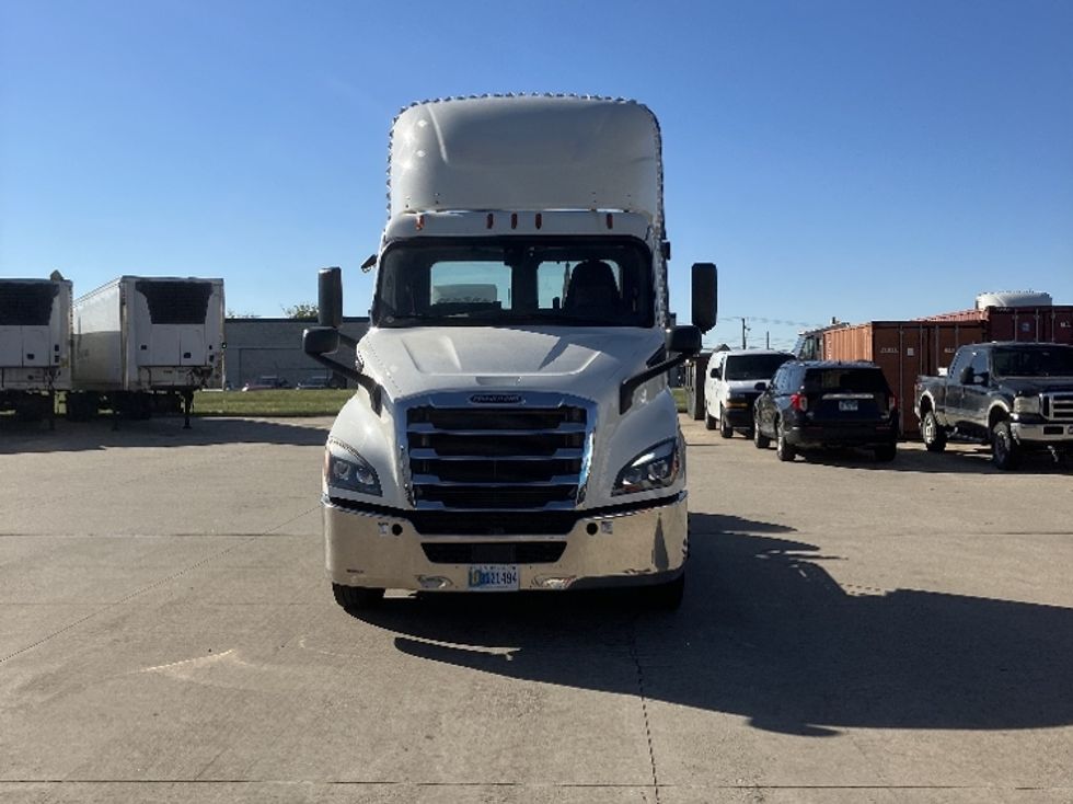 Day Cab Tractor-Heavy Duty Tractors-Freightliner-2019-T11664ST-East Chicago-IN-531,377\n\t\tmiles-$ 42,500 - Image 2