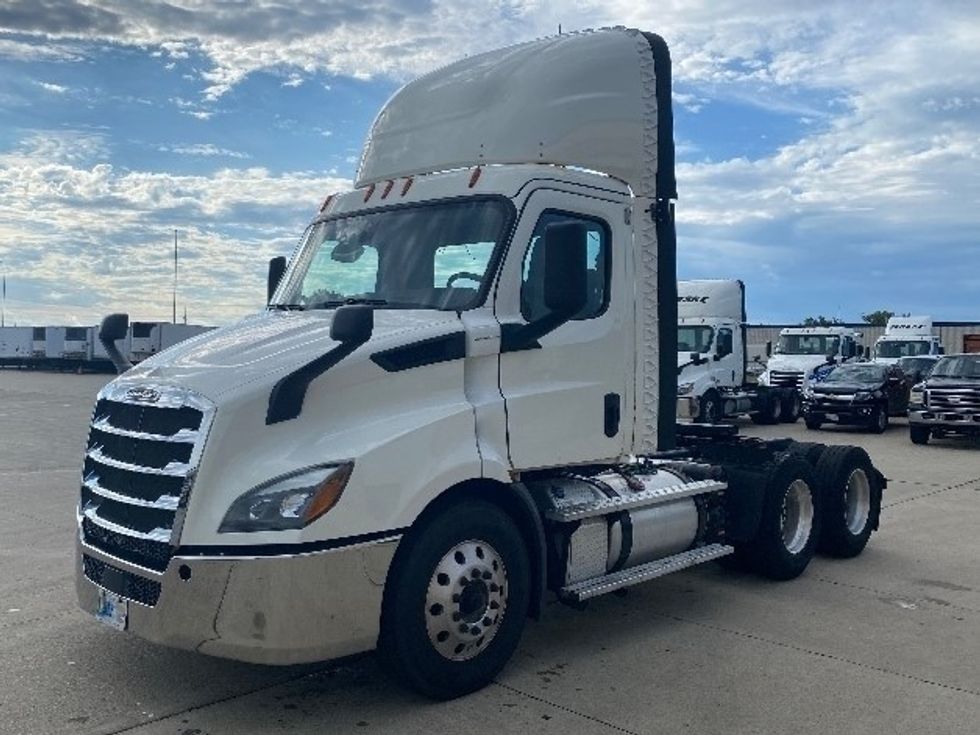 Day Cab Tractor-Heavy Duty Tractors-Freightliner-2019-T11664ST-East Chicago-IN-531,377\n\t\tmiles-$ 42,500 - Image 3