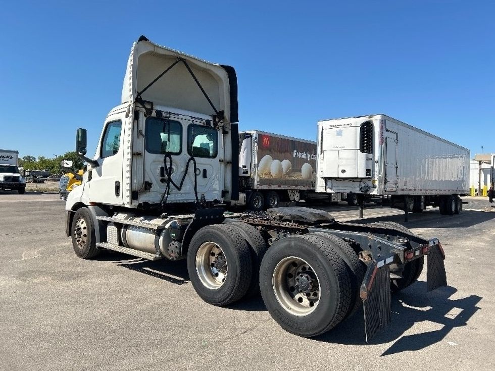 Day Cab Tractor-Heavy Duty Tractors-Freightliner-2019-T11664ST-East Chicago-IN-531,377\n\t\tmiles-$ 42,500 - Image 5