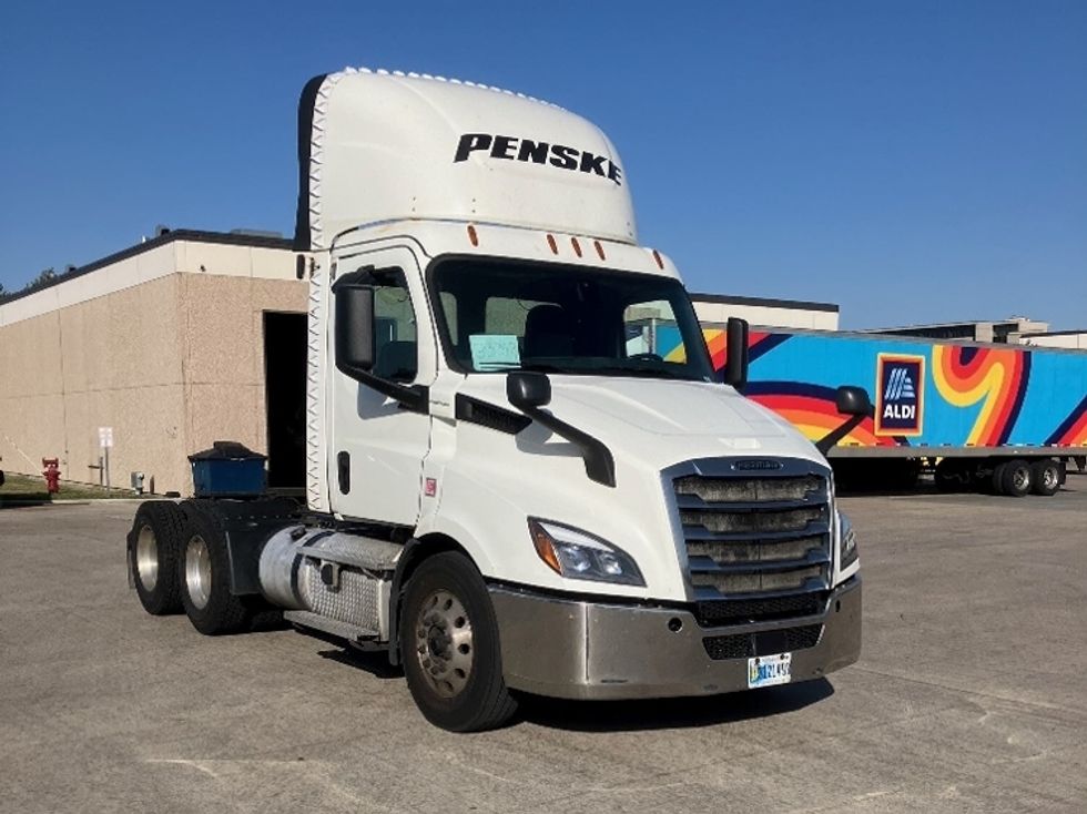 Day Cab Tractor-Heavy Duty Tractors-Freightliner-2019-T11664ST-East Chicago-IN-539,292\n\t\tmiles-$ 41,750 - Image 1