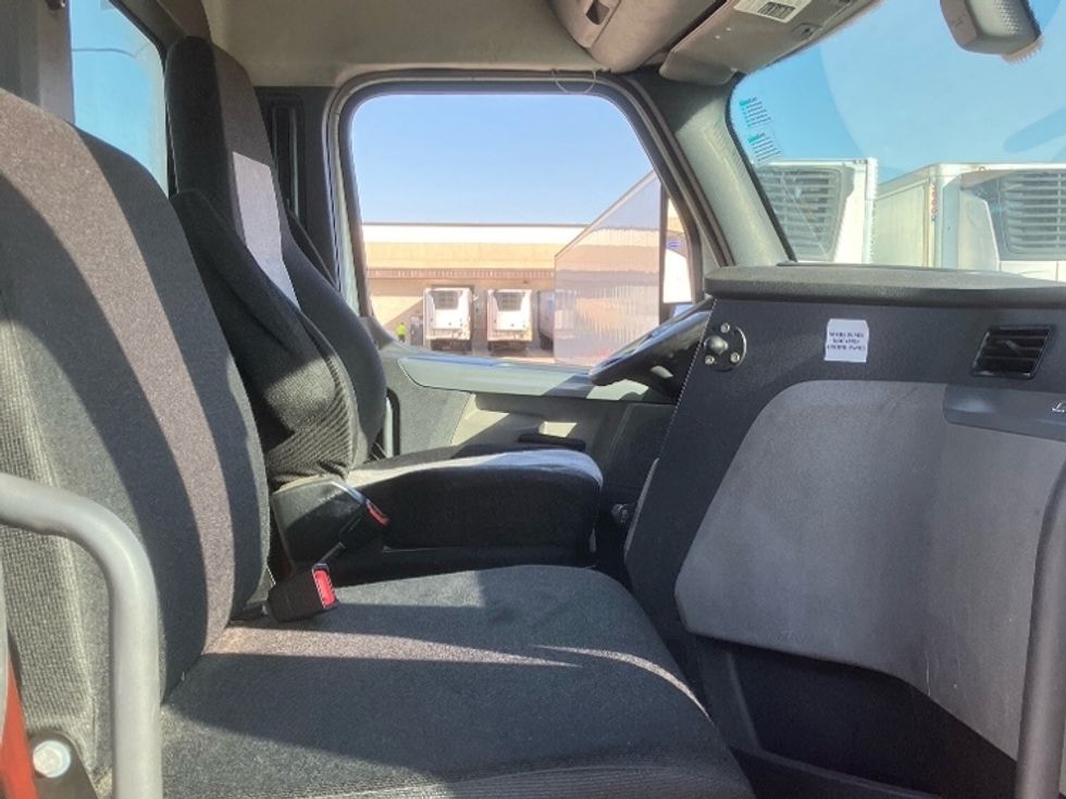 Day Cab Tractor-Heavy Duty Tractors-Freightliner-2019-T11664ST-East Chicago-IN-539,292\n\t\tmiles-$ 41,750 - Image 10