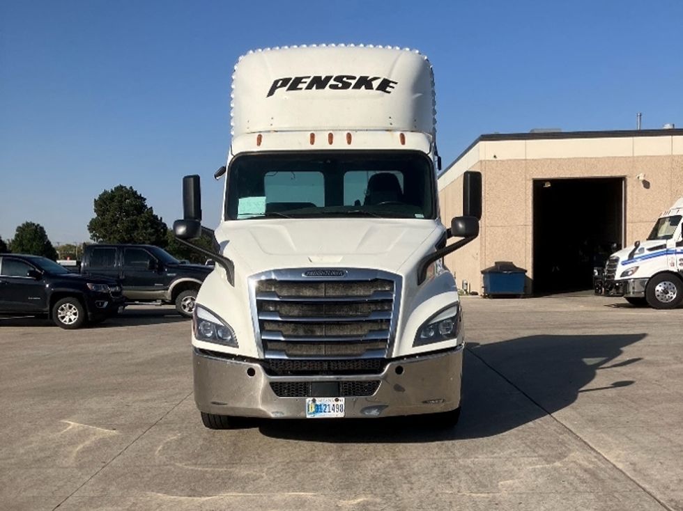 Day Cab Tractor-Heavy Duty Tractors-Freightliner-2019-T11664ST-East Chicago-IN-539,292\n\t\tmiles-$ 41,750 - Image 2