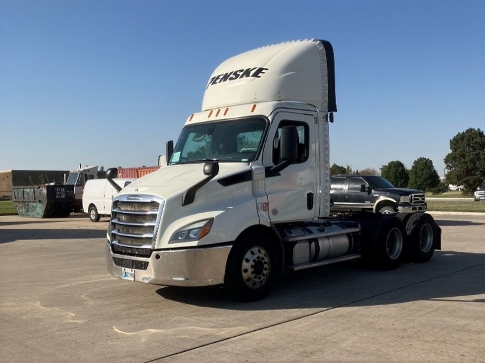 Day Cab Tractor-Heavy Duty Tractors-Freightliner-2019-T11664ST-East Chicago-IN-539,292\n\t\tmiles-$ 41,750 - Image 3