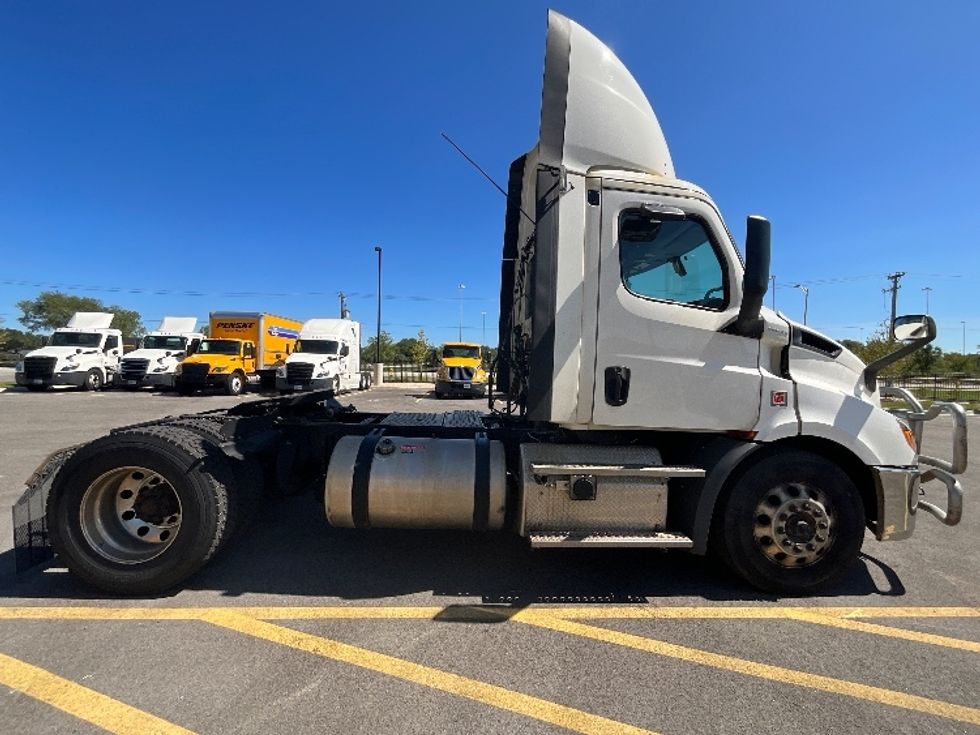 Day Cab Tractor-Heavy Duty Tractors-Freightliner-2019-T11664ST-East Chicago-IN-541,376\n\t\tmiles-$ 41,500 - Image 8