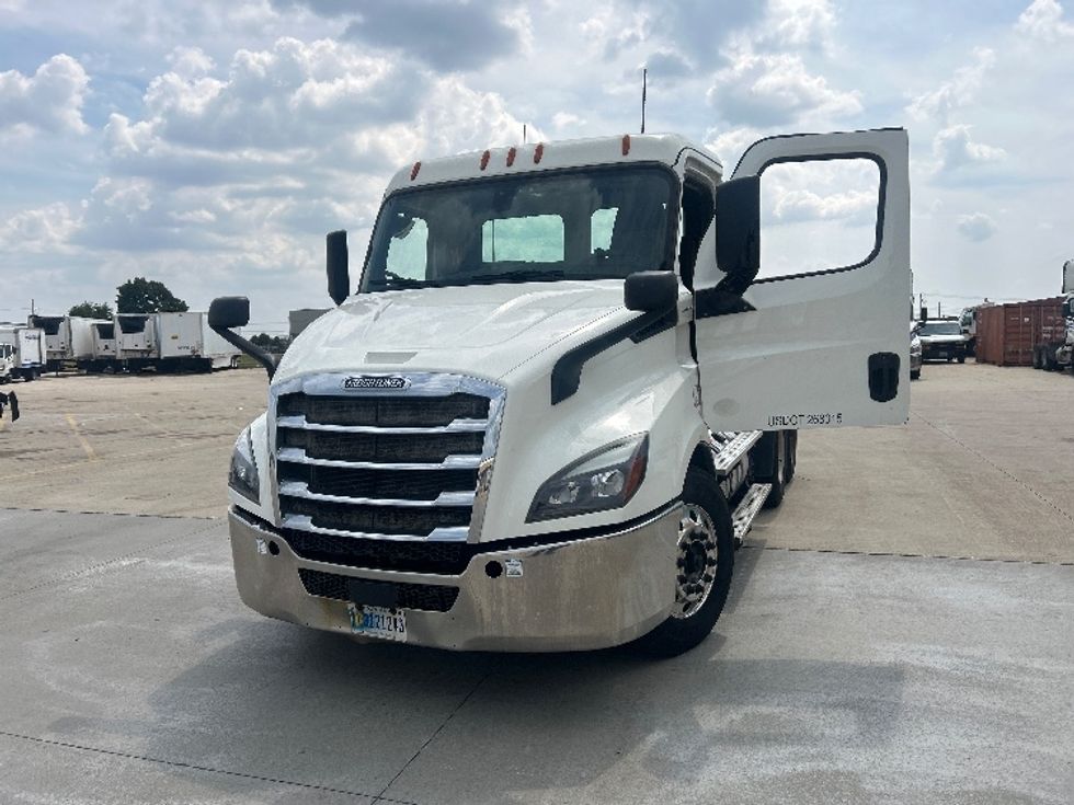 Day Cab Tractor-Heavy Duty Tractors-Freightliner-2019-T11664ST-East Chicago-IN-552,793\n\t\tmiles-$ 40,500 - Image 3