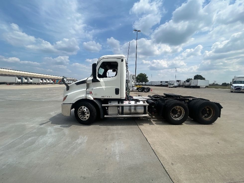 Day Cab Tractor-Heavy Duty Tractors-Freightliner-2019-T11664ST-East Chicago-IN-552,793\n\t\tmiles-$ 40,500 - Image 4