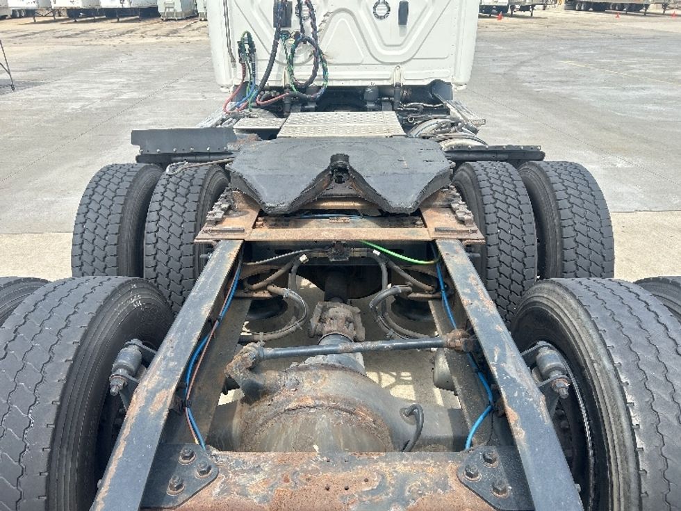 Day Cab Tractor-Heavy Duty Tractors-Freightliner-2019-T11664ST-East Chicago-IN-552,793\n\t\tmiles-$ 40,500 - Image 6