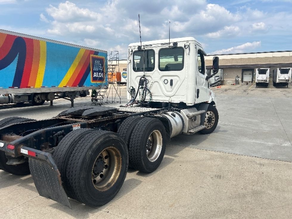 Day Cab Tractor-Heavy Duty Tractors-Freightliner-2019-T11664ST-East Chicago-IN-552,793\n\t\tmiles-$ 40,500 - Image 7