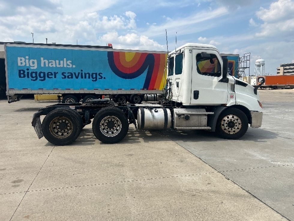 Day Cab Tractor-Heavy Duty Tractors-Freightliner-2019-T11664ST-East Chicago-IN-552,793\n\t\tmiles-$ 40,500 - Image 8
