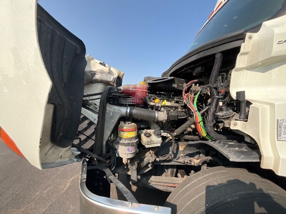 Day Cab Tractor-Heavy Duty Tractors-Freightliner-2019-T11664ST-East Chicago-IN-553,266\n\t\tmiles-$ 40,500 - Image 16