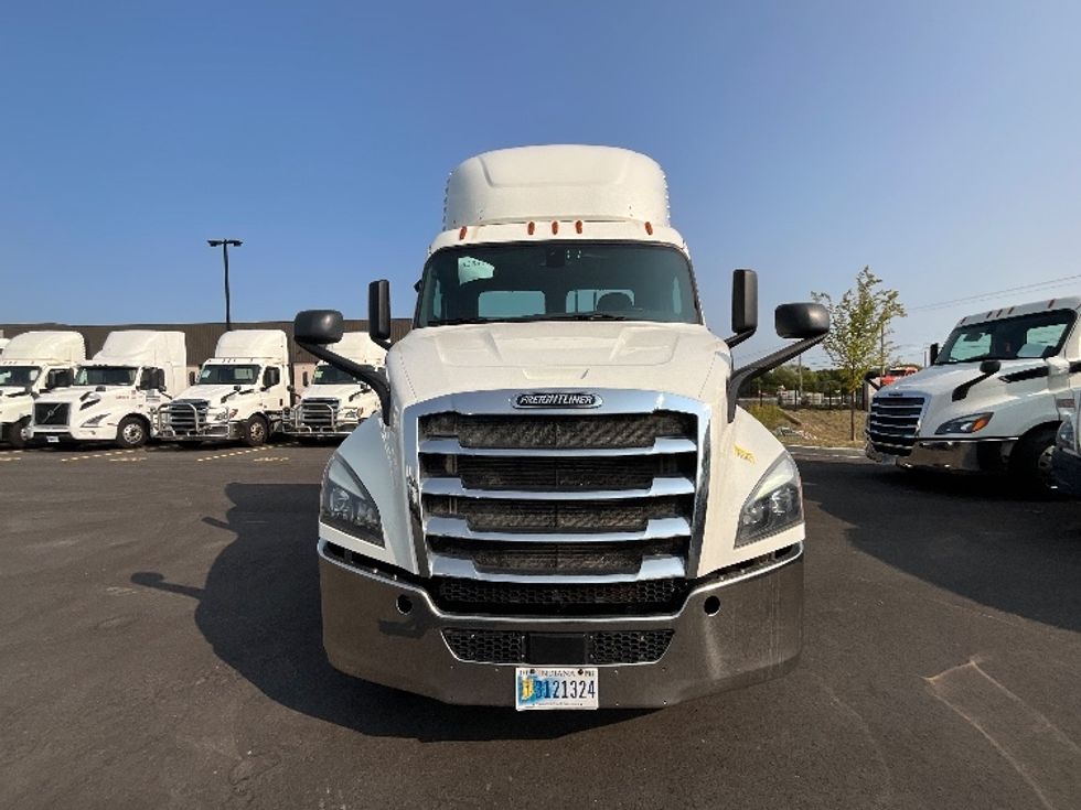 Day Cab Tractor-Heavy Duty Tractors-Freightliner-2019-T11664ST-East Chicago-IN-553,266\n\t\tmiles-$ 40,500 - Image 2