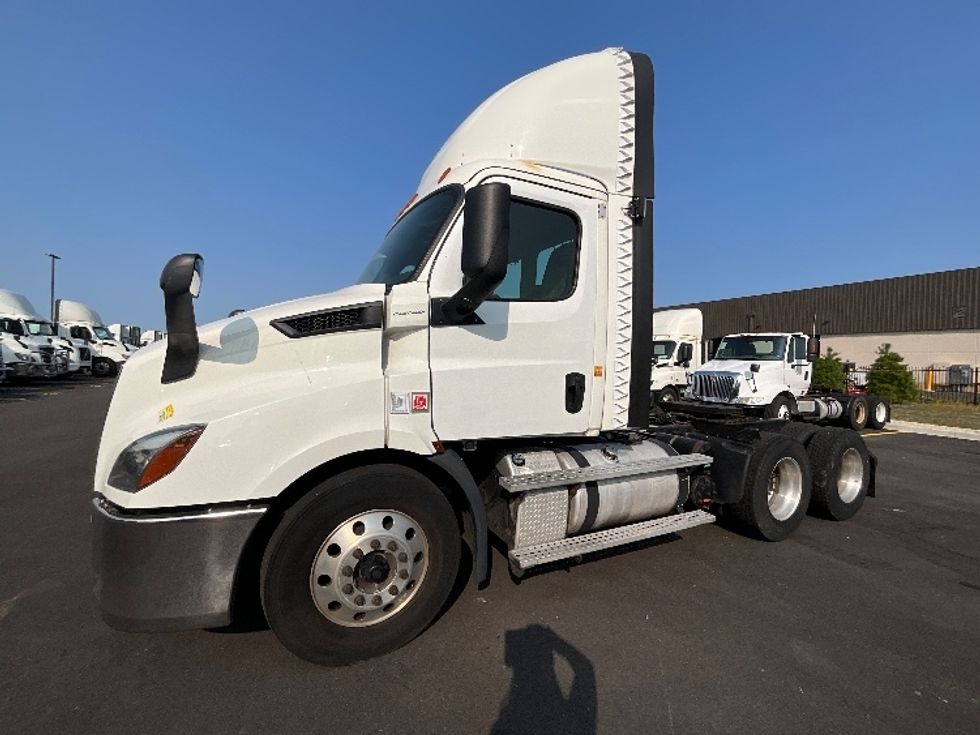 Day Cab Tractor-Heavy Duty Tractors-Freightliner-2019-T11664ST-East Chicago-IN-553,266\n\t\tmiles-$ 40,500 - Image 3