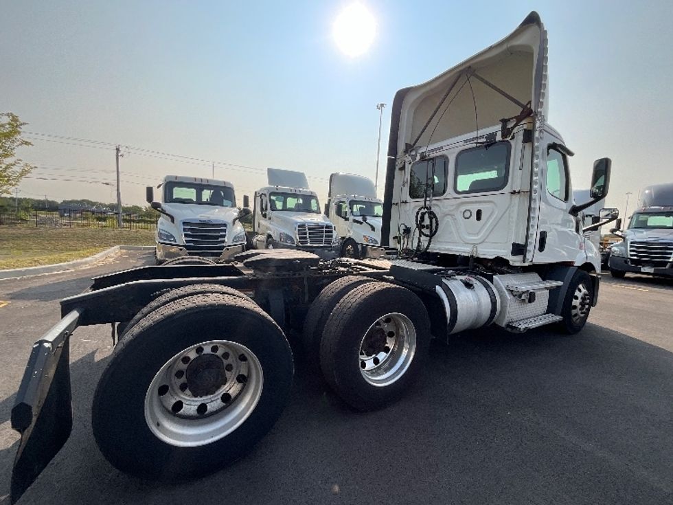 Day Cab Tractor-Heavy Duty Tractors-Freightliner-2019-T11664ST-East Chicago-IN-553,266\n\t\tmiles-$ 40,500 - Image 7