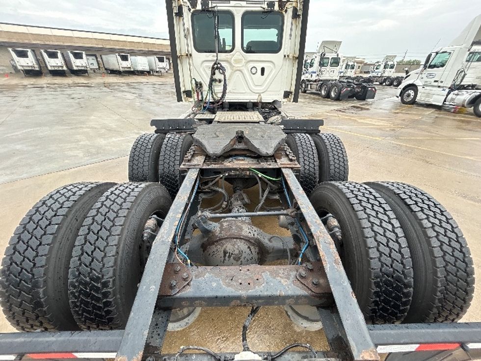Day Cab Tractor-Heavy Duty Tractors-Freightliner-2019-T11664ST-East Chicago-IN-556,964\n\t\tmiles-$ 40,250 - Image 6