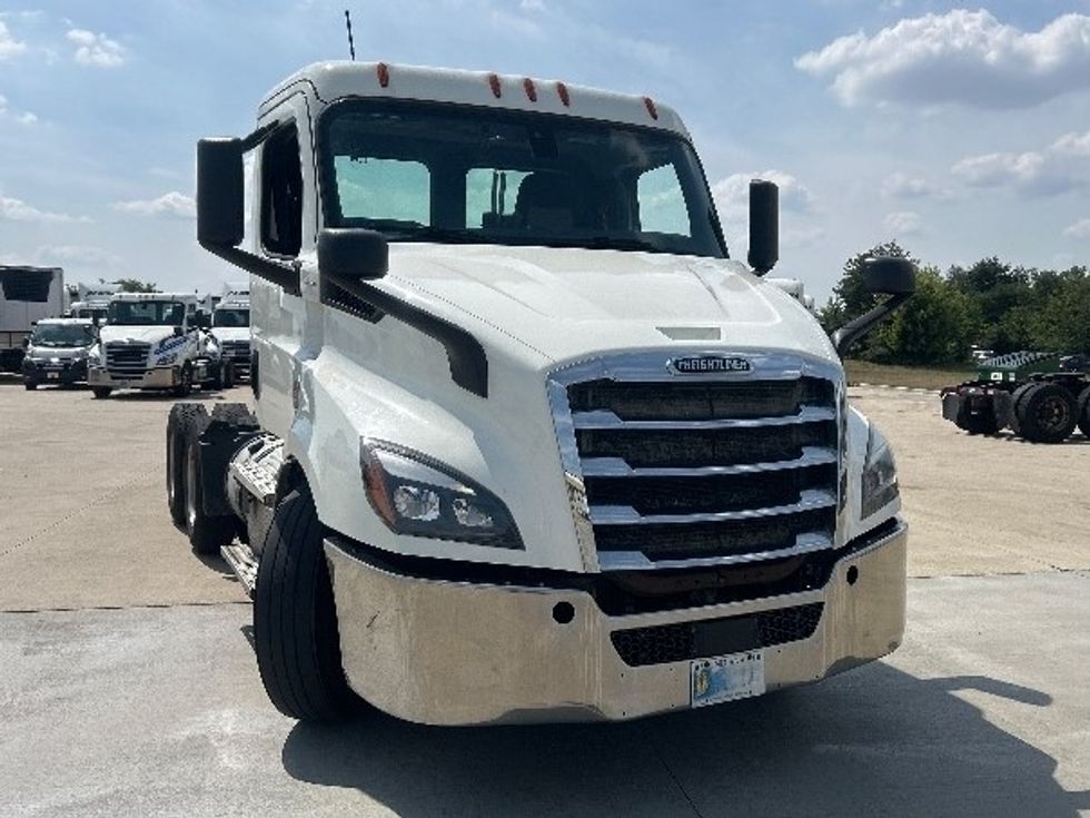 Day Cab Tractor-Heavy Duty Tractors-Freightliner-2019-T11664ST-East Chicago-IN-580,824\n\t\tmiles-$ 37,750 - Image 1