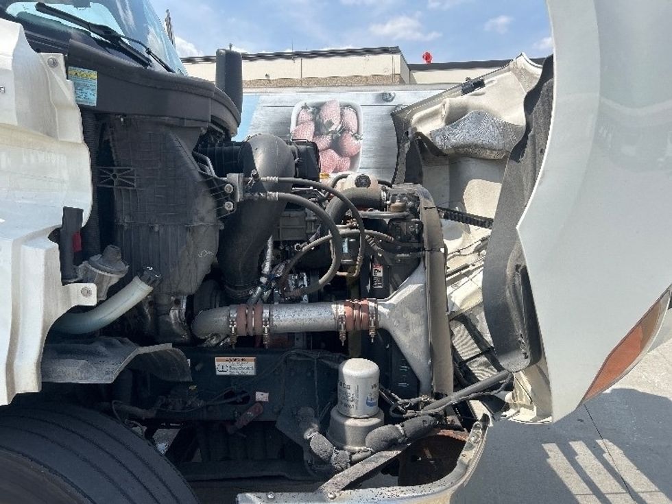 Day Cab Tractor-Heavy Duty Tractors-Freightliner-2019-T11664ST-East Chicago-IN-580,824\n\t\tmiles-$ 37,750 - Image 16